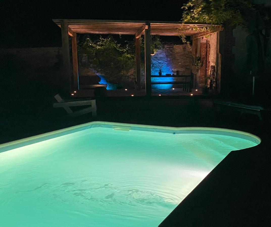 Pool House-L'Hirondelle De Sermizelles- Grand Jardin, Calme Et Nature Aux Portes Du Morvan Екстер'єр фото